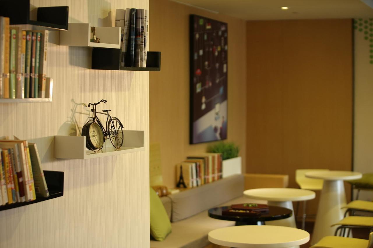 Iu Hotel Hezhou Bus Terminal Εξωτερικό φωτογραφία